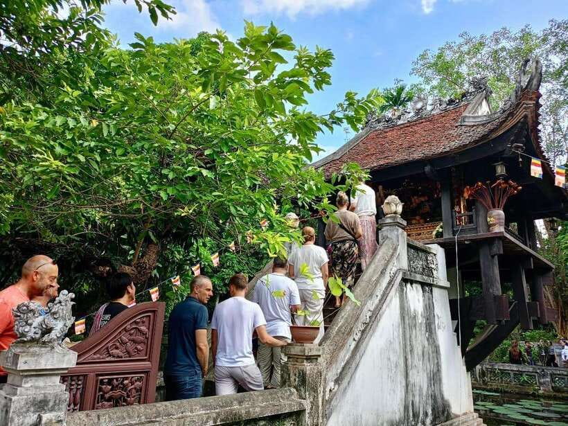 Hanoi Old Quarter City Tour With Professional Guide - Starting among the Old Quarter’s narrow streets