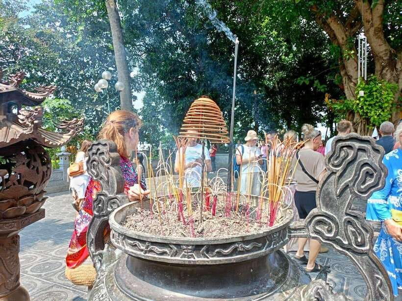Hanoi Old Quarter City Tour With Professional Guide - Hoan Kiem Lake and Ngoc Son Temple