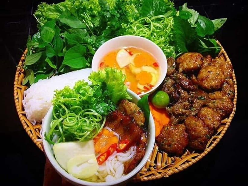 Hanoi: Old Quarter Street Food Tour - A three-and-a-half-hour introduction to Hanoi by fork