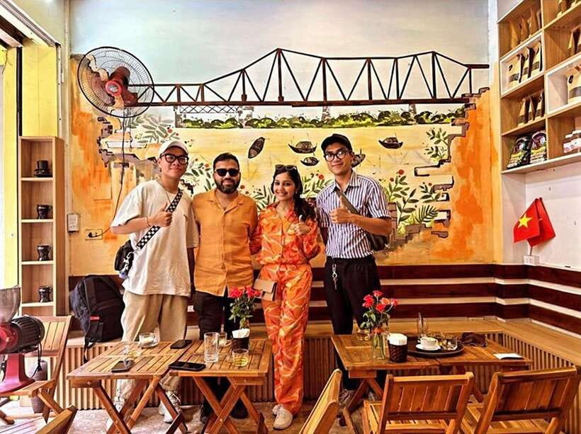 Hanoi: Old Quarter Street Food Tour with 12+ Tastings - What the guides add beyond the food