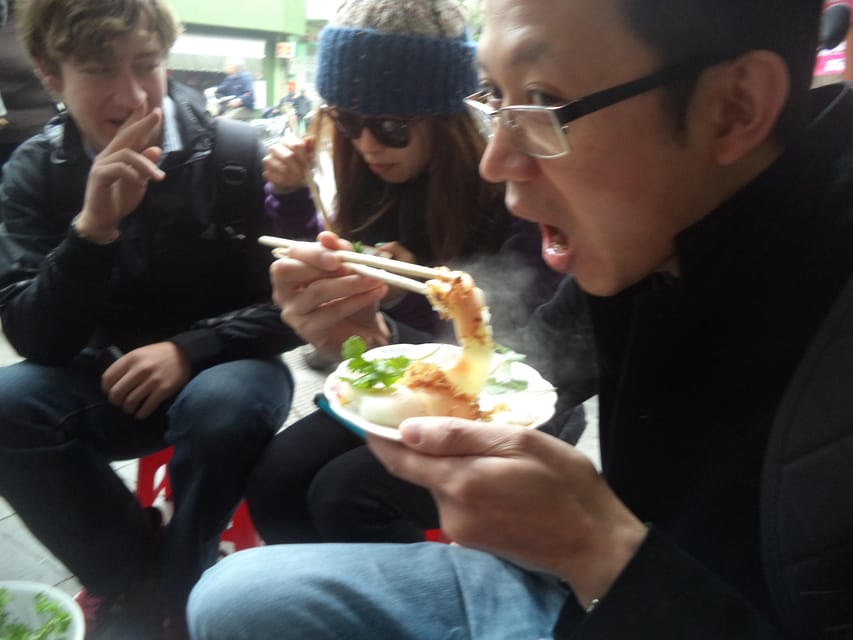 Hanoi: Old Quarter Street Food Walking Tour with 10 Tastings - Starting at the market perimeter