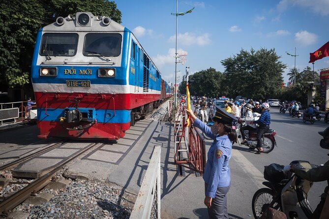 Hanoi On the Tracks Photo Tour - Hotel pickup makes the early hour easier
