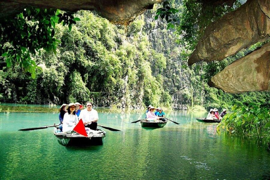 Hanoi: Perfume Pagoda - Yen Stream Boat Ride, Lunch & Cave - The early start and ride from Hanoi Old Quarter
