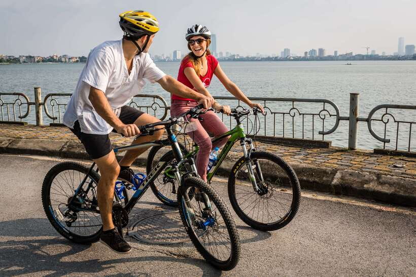 Hanoi: Private Countryside Bike Tour with Hotel Transfer - Why this 17 km route gives you a different Hanoi