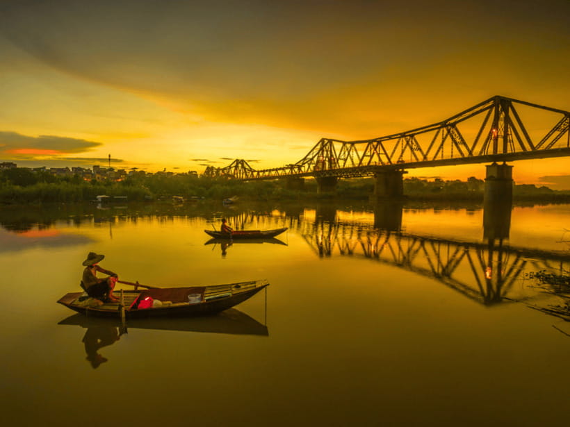 Hanoi: Private Countryside Bike Tour with Hotel Transfer - Returning to city life near West Lake