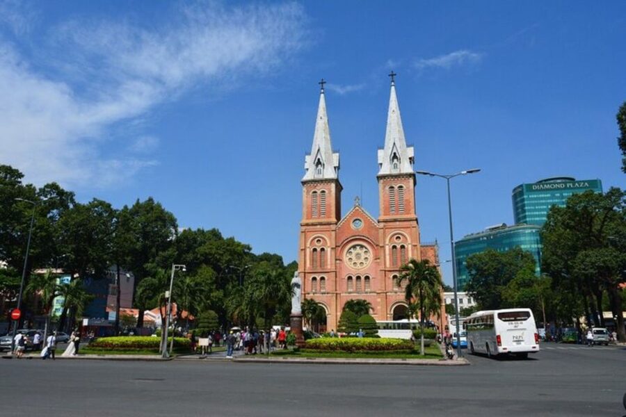 Hanoi: Private custom tour with a local guide - Hanoi made easier by a private local guide