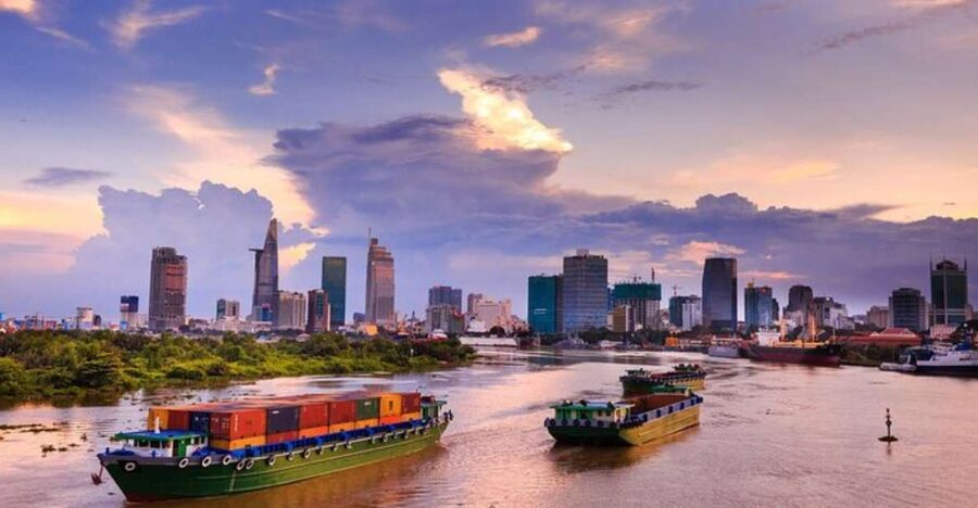 Hanoi: Private custom tour with a local guide - Starting at Hoan Kiem Lake and Ngoc Son Temple