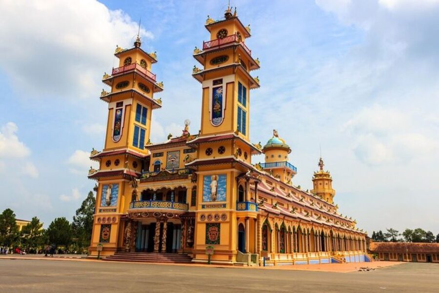 Hanoi: Private custom tour with a local guide - Long Bien Bridge and Banana Island