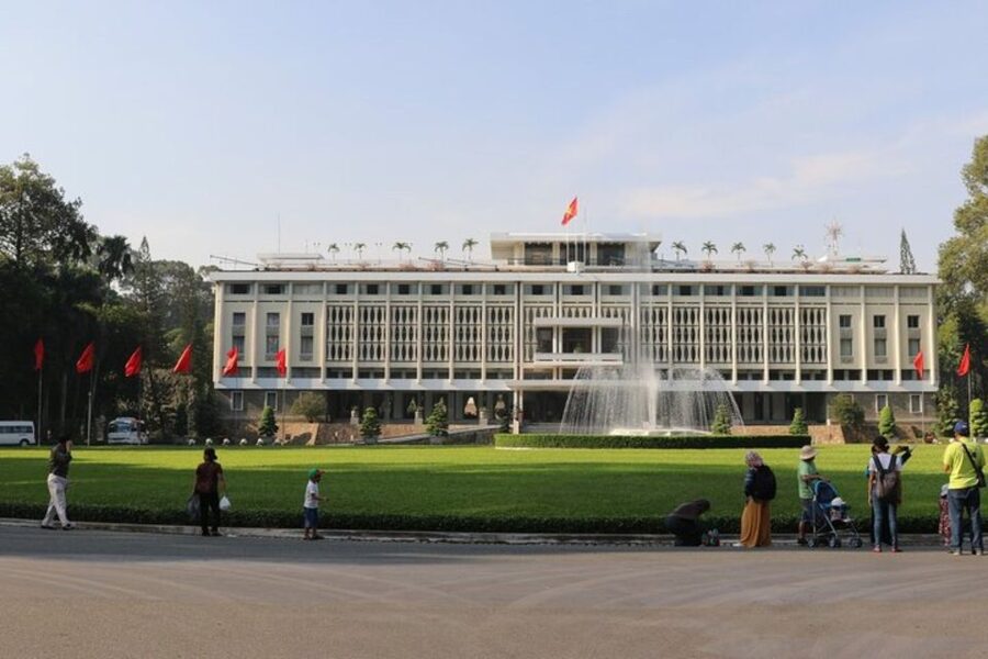 Hanoi: Private custom tour with a local guide - The guides and language choices