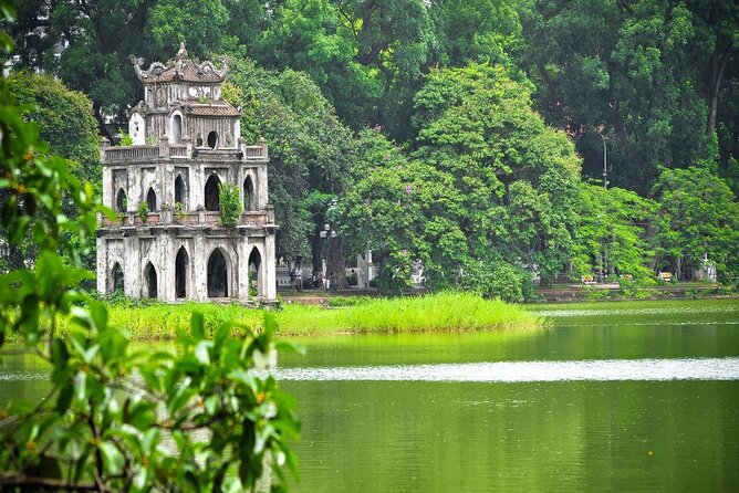 Hanoi Private Day Tour: Hidden Gems, Hoa Lo Prison, Train Street - Ho Chi Minh’s Mausoleum sets the morning timetable