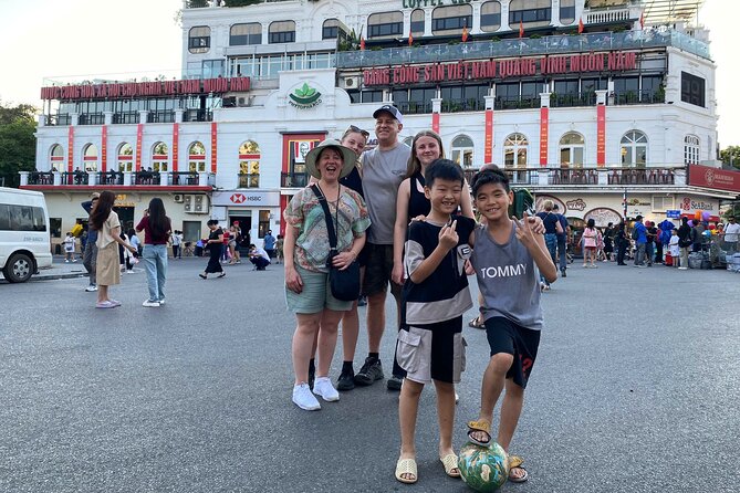 Hanoi Private Walking Street Food Tour with Train Street Visit - Guides, flexibility, and the human touch