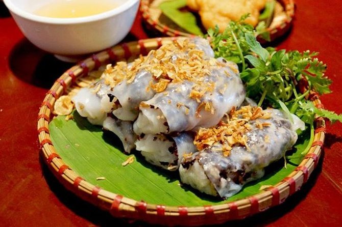 Hanoi Private Walking Tour: Street Food (HOT HOUR PROMOTING) - From street food to Thang Long Water Puppets