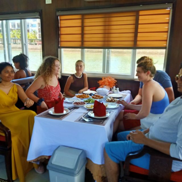 Hanoi: Roundtrip Halong Bay Islands, Caves, Kayaking & Lunch - Booking details that matter