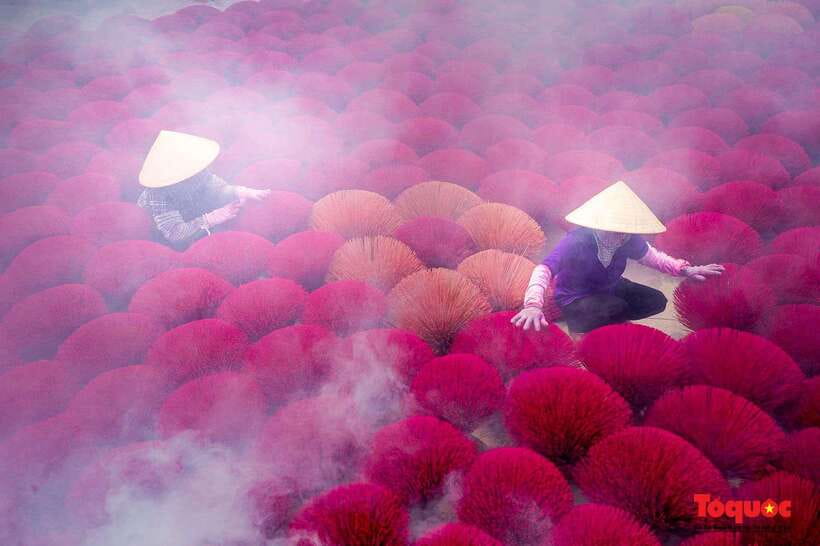 Hanoi's artisan trail:Incense Village,Hat,Lacquer & Train St - A home-cooked lunch with a local family