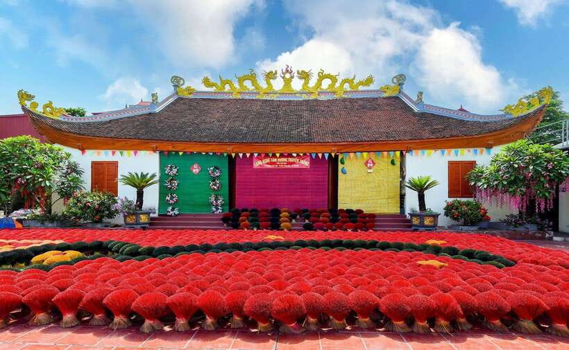 Hanoi's artisan trail:Incense Village,Hat,Lacquer & Train St - Who will enjoy this tour most