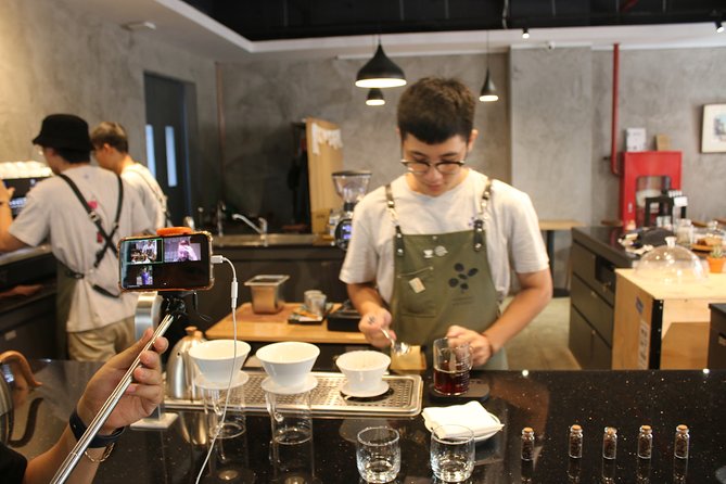 Hanoi Secret Coffee tour - What the guides add to the experience