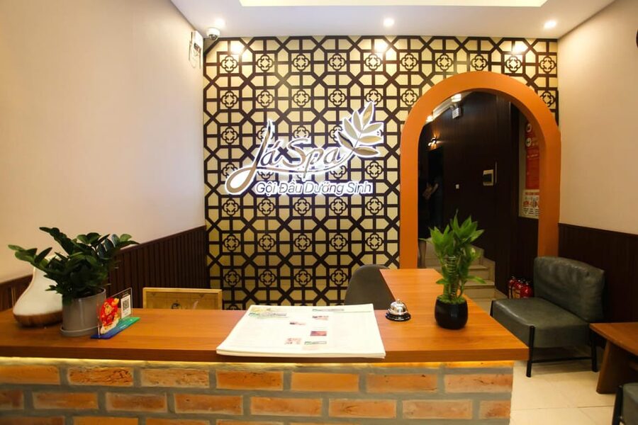 Hanoi Spa Old Quarter - Nourishing Shampoo- Head Massage 60' - Booking flexibility and timing