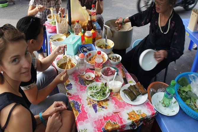 Hanoi Street Food Experience by Walking - Starting at 6:00 pm in the Old Quarter