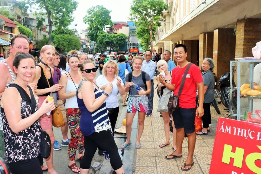 Hanoi: Street Food Experience with 5 Food Stops - Should you book this Hanoi food walk?