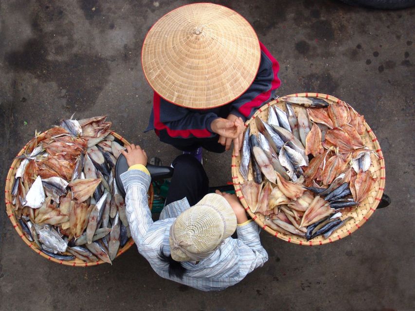 Hanoi: Street Food Experience with 5 Food Stops - Seeing banh cuon made fresh