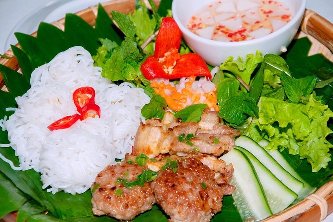 Hanoi Street Food: Small Group Walking Tour with Real Foodie - Why the food stories matter