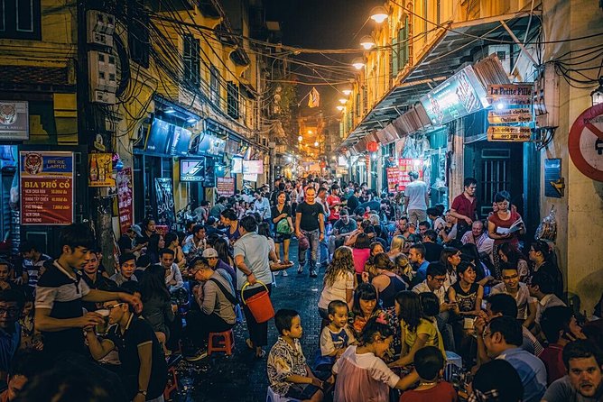 Hanoi Street Food: Small Group Walking Tour with Real Foodie - Small shops, changing stops, and the group-size question