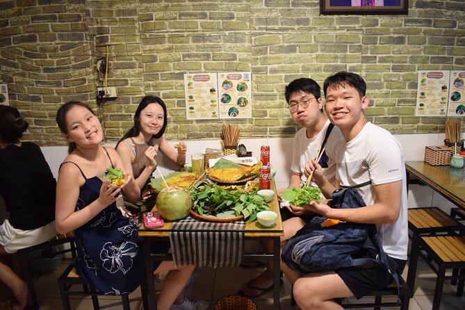 Hanoi Street Food Tour and Hang Out - Phố Hàng Cá and the banh mi stop