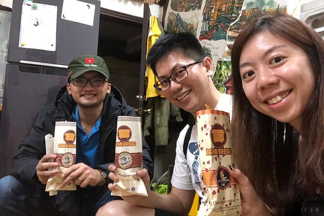 Hanoi street food tour (Private tour) - A railway café beside the active tracks