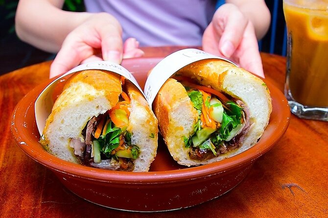 Hanoi street food tour (Private tour) - Dong Xuan Market and the working side of the Old Quarter