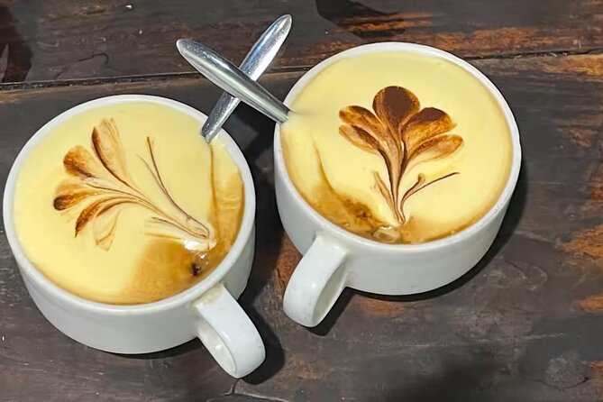 Hanoi Street Food Tour Taste 6 Local Dishes and Drinks - Banh ran and nem: a crisp opening