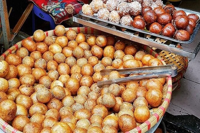 Hanoi Street Food Tour Taste 6 Local Dishes and Drinks - Guides such as Vu, Bob and Nga