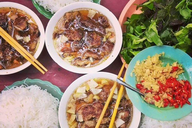 Hanoi Street Food Tour with Train Street Visit - Guides and the personal side of the walk