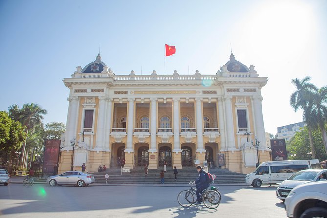 Hanoi Street Food Walking Tour and Water Puppet Show - The water puppet show beside Hoan Kiem Lake