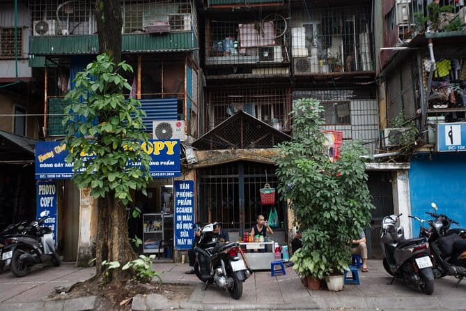 Hanoi Street Photography in a Vintage Community - Key points at a glance
