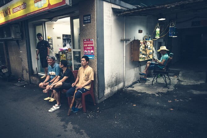 Hanoi Street Photography in a Vintage Community - Markets, tea stalls, and repair shops