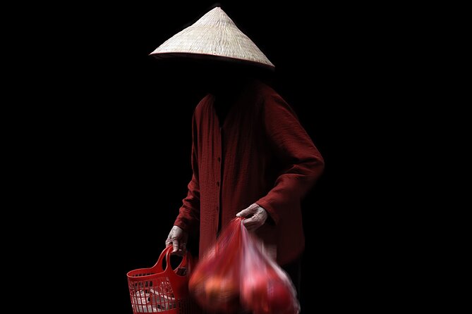 Hanoi Street Photography with a Pro – Phone & Camera - Key points at a glance