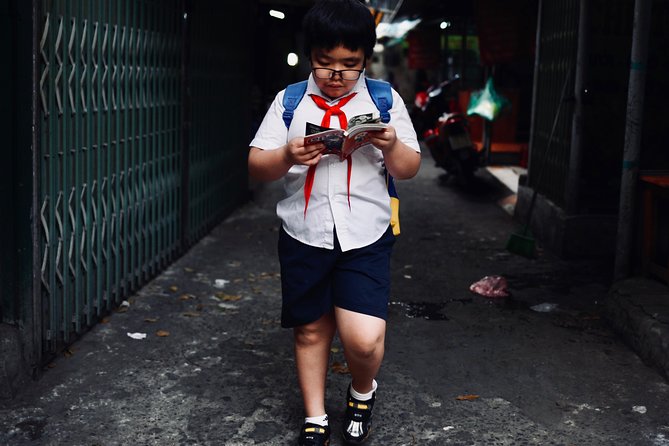 Hanoi Street Photography with a Pro – Phone & Camera - Why Hanoi works so well for a camera walk