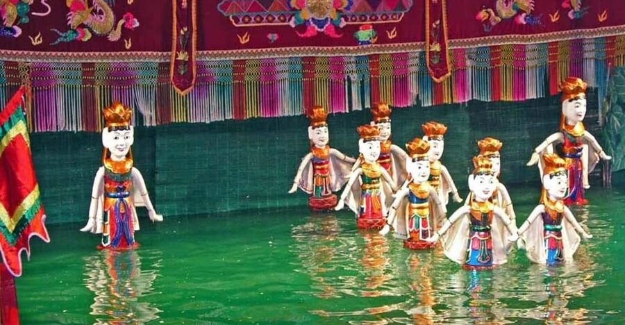 Hanoi: Thang Long Water Puppet Show Ticket - The puppeteers are the unseen performers