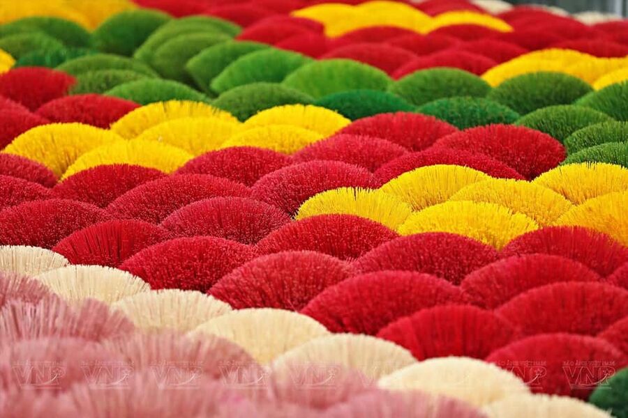 Hanoi: Thang Nghiem Pagoda Or Incense Village & Hat Village - Who should book this Hanoi craft tour