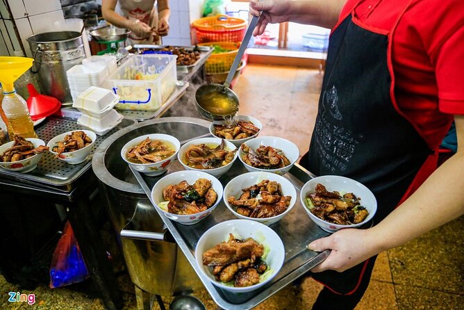 Hanoi The Best Street Food Experience | VEGETARIAN OPTION - Why this three-hour walk works well in Hanoi