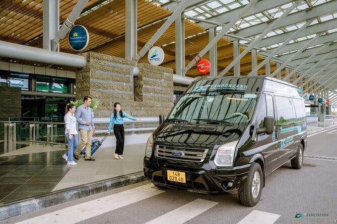 Hanoi to Halong Bay Limousine Bus Transfer - On the road to Halong City