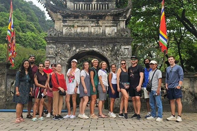 Hanoi to Ninh Binh: Hoa Lu, Trang An Boat & Mua Cave Day Tour - What the $43.49 price really covers
