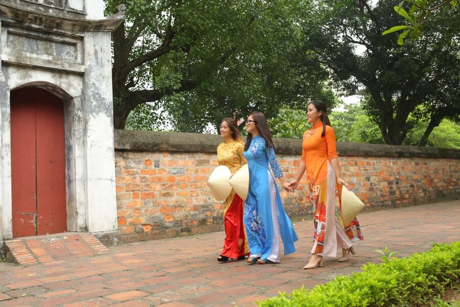 Hanoi: Traditional Ao Dai Dress and Non La Hat Rental - Key points to know before booking