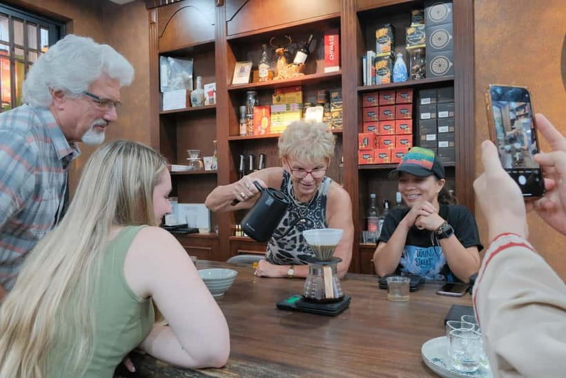 Hanoi Ultimate Coffee Workshop: Make, Learn & Taste - Learning how to spot a better cup