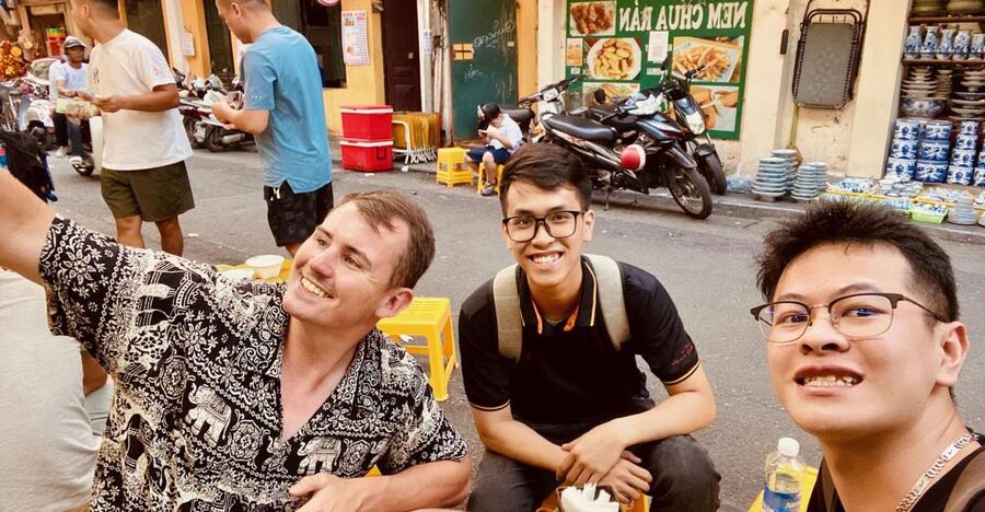 Hanoi: Vegan Street Food & Stories - Starting with Hanoi’s street food rhythm
