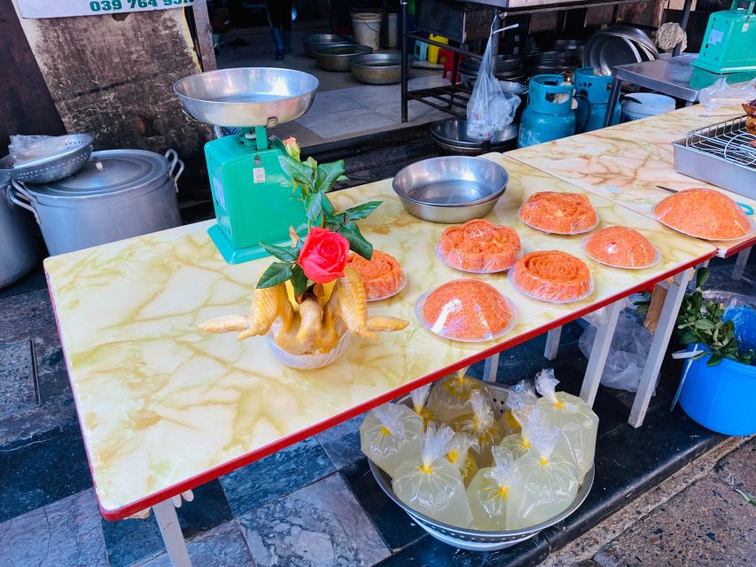 Hanoi: Vegan Street Food & Stories - A short temple visit at Đền Tiên hạ Phất lộc