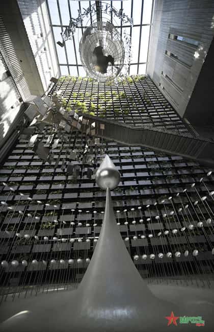 Hanoi: Vietnam Military History Museum and Hanoi Museum Tour - Guides, languages, and the private format