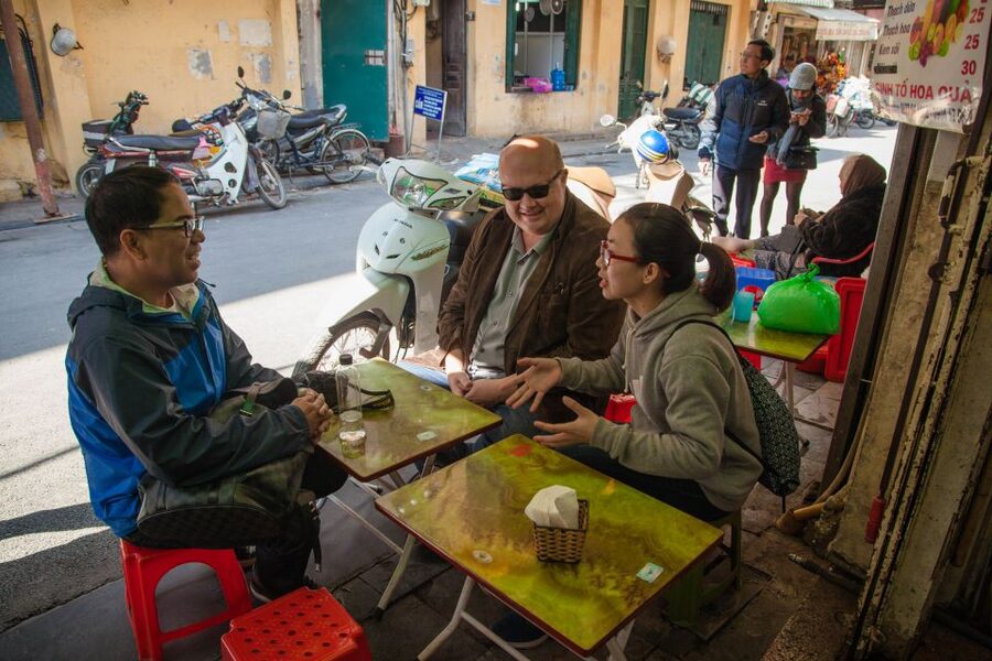 Hanoi Walking Street Food Tour & Cyclo Ride - Guides make the difference