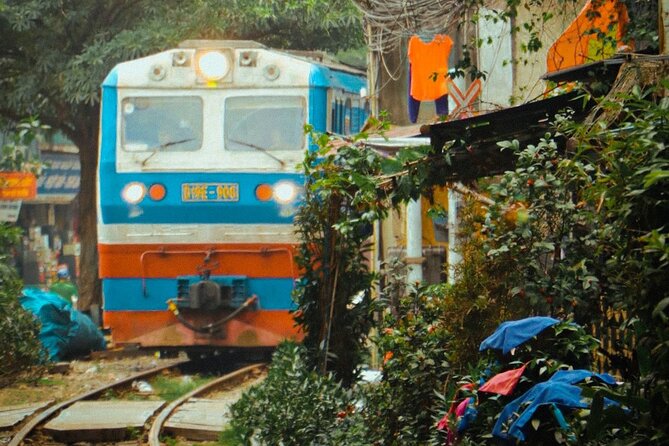Hanoi Walking Street Food Tour with Train-Street Visit - Five dishes that make the tour worthwhile