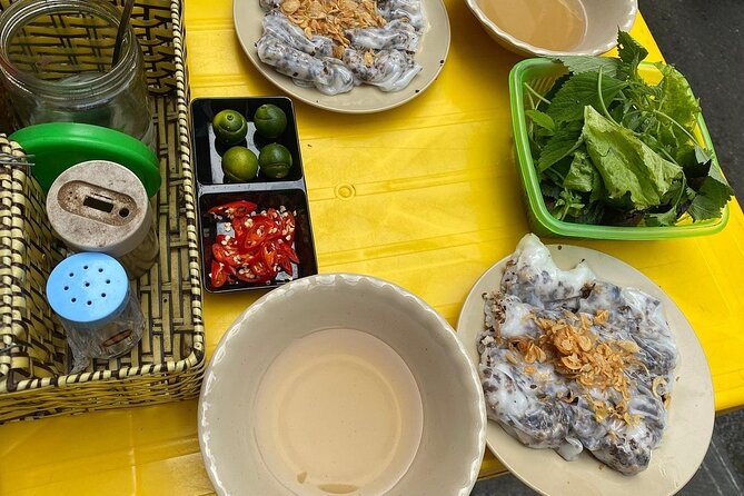 Hanoi Walking Street Food Tour with Train Street - What you eat along the way